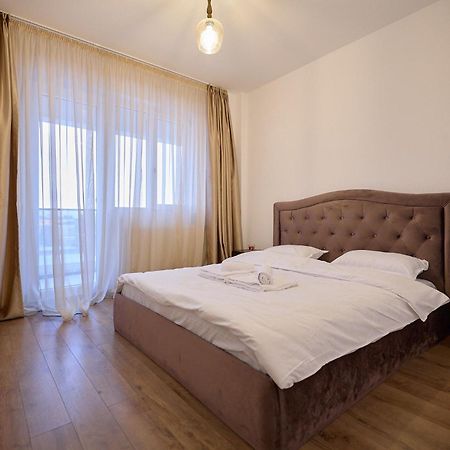 Cozy Collection Apartments At Palas Mall Ясси Екстер'єр фото